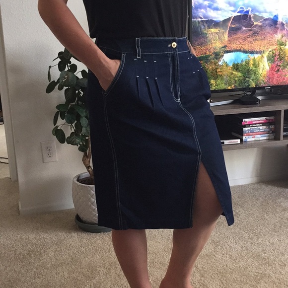 Escada denim skirt! - Picture 2 of 7
